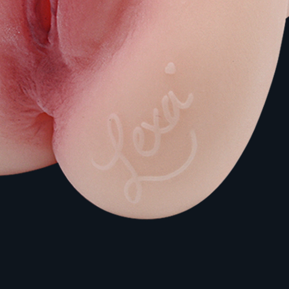 Nahaufnahme der Lexa-Signatur auf der LexaNL Pocket Pussy